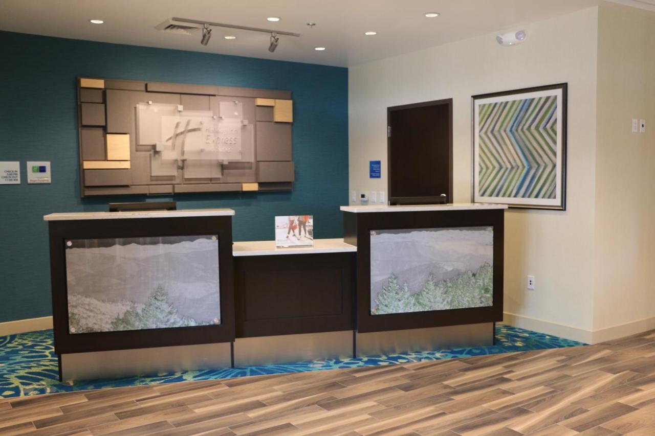 Holiday Express & - Hendersonville Se - By Ihg