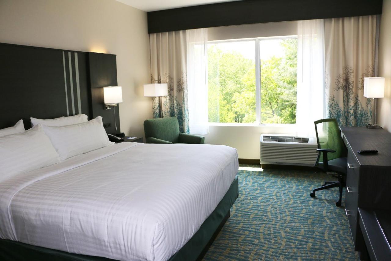 Holiday Express & - Hendersonville Se - By Ihg 3*